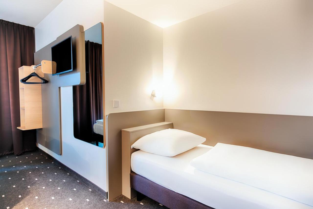 B&B Hotel Емден Екстериор снимка